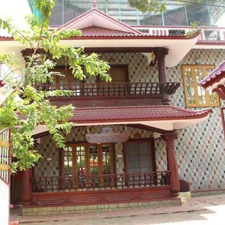 Kuppath Inn Kochi Zewnętrze zdjęcie